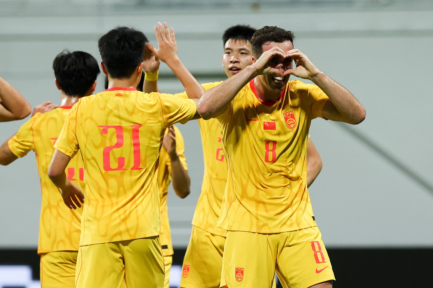 国足2-1新加坡：3.25个排名积分入账，武磊百场+六小将验阵